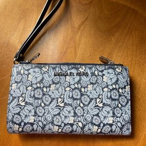 Michael Kors wristlet